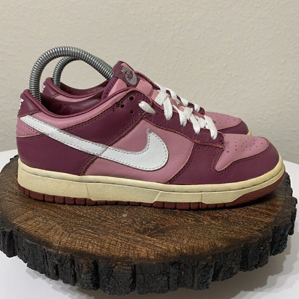 RARE 2003 VTG Nike Dunk Low Pro 302517-611 Pink Burgundy Red Sneaker Womens 7.5